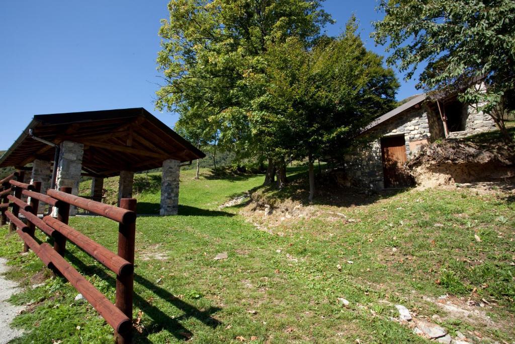 הוסטל Sormano Rifugio Alpetto Di Torno מראה חיצוני תמונה